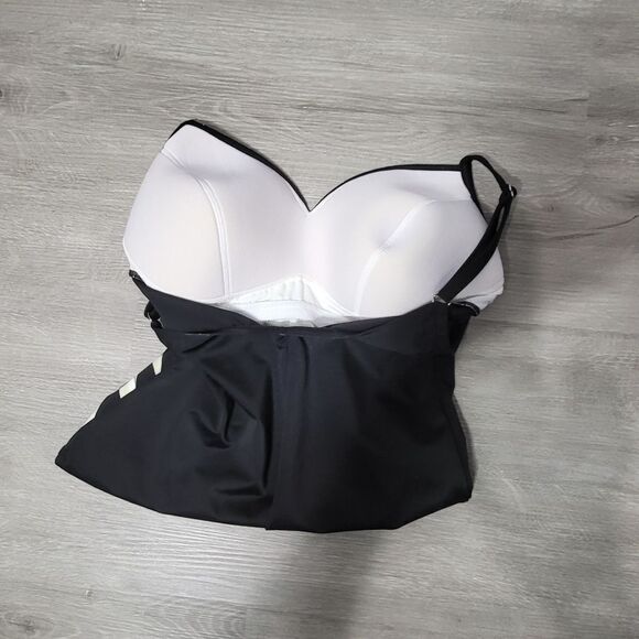 Plus Size Black & Green Flowered One Piece Swimsuit - Picture 4 of 8